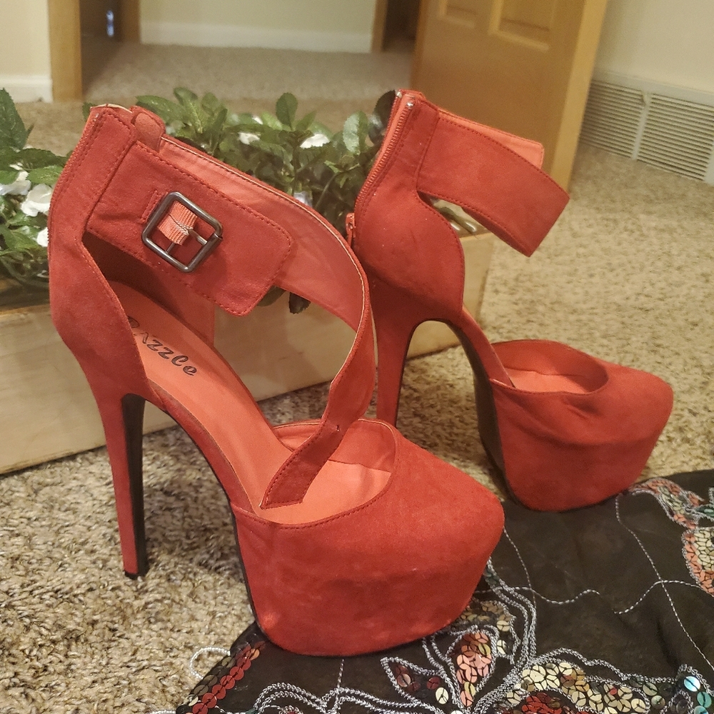 Heel very beautiful good condition